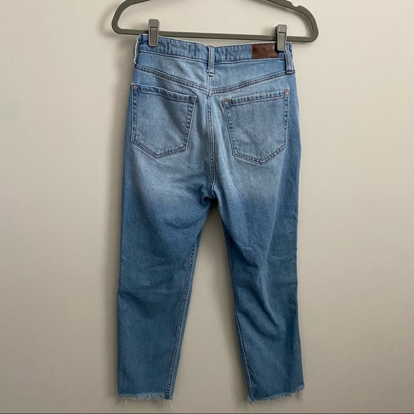 Hollister Distressed Ultra High Rise Mom Jeans - Picture 6 of 6
